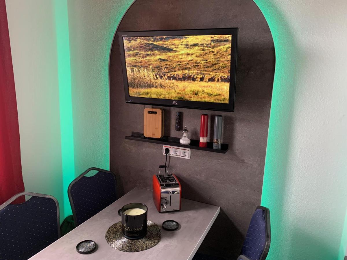 Best-Preis -Gold Suite- Mit Netflix, Self-Check-In, Ebike Ladestation, Fahrradraum, Wlan, Netflix Und Massagesessel - Direkt Am Elberadweg Im Herzen Von فيتينبيرغ المظهر الخارجي الصورة