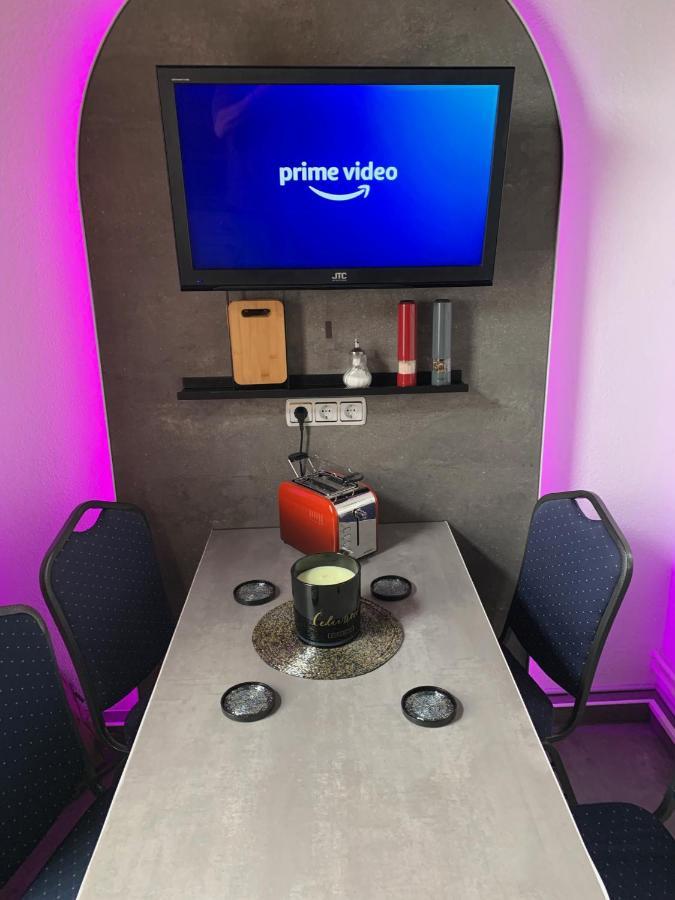 Best-Preis -Gold Suite- Mit Netflix, Self-Check-In, Ebike Ladestation, Fahrradraum, Wlan, Netflix Und Massagesessel - Direkt Am Elberadweg Im Herzen Von فيتينبيرغ المظهر الخارجي الصورة